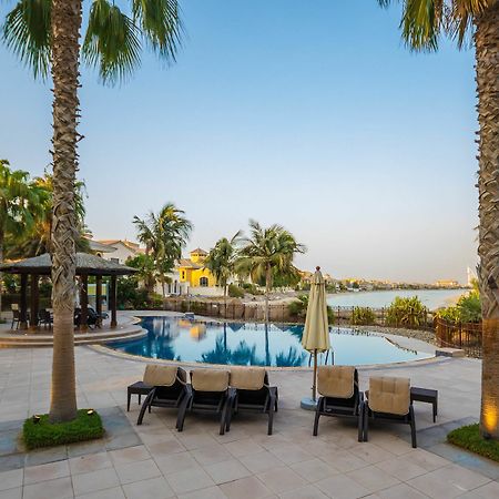 Yanjoon Holiday Homes - Palm Jumeirah Frond A Villas Dubaj Kültér fotó