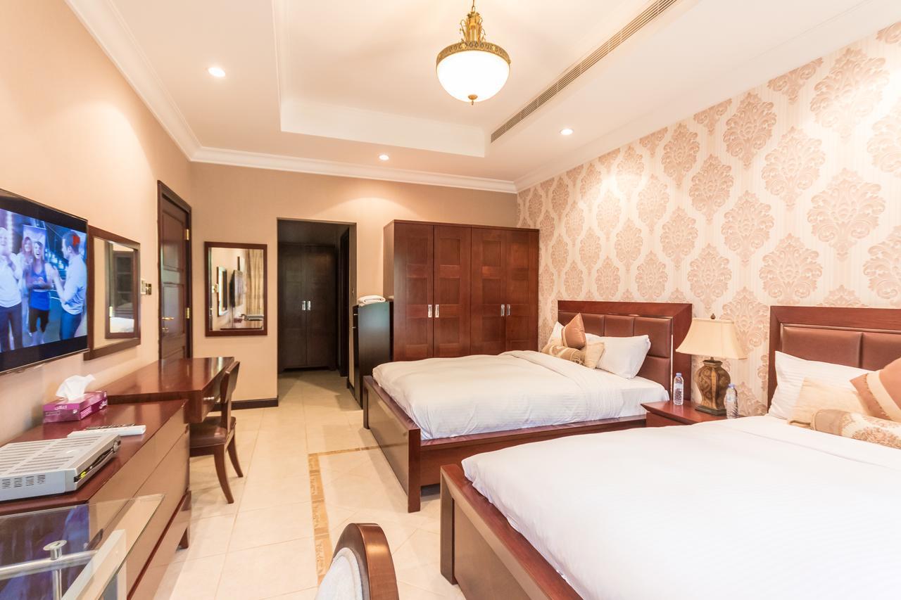 Yanjoon Holiday Homes - Palm Jumeirah Frond A Villas Dubaj Kültér fotó