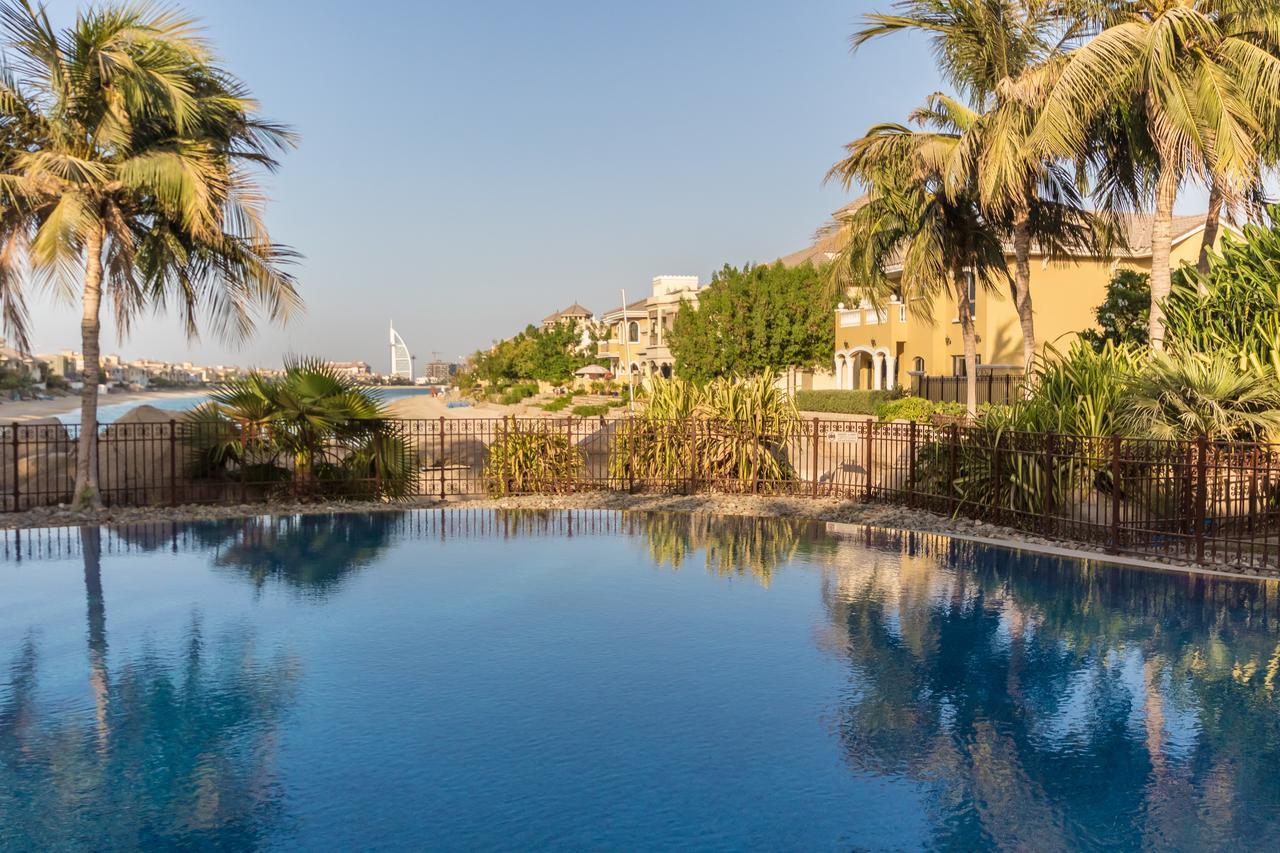 Yanjoon Holiday Homes - Palm Jumeirah Frond A Villas Dubaj Kültér fotó