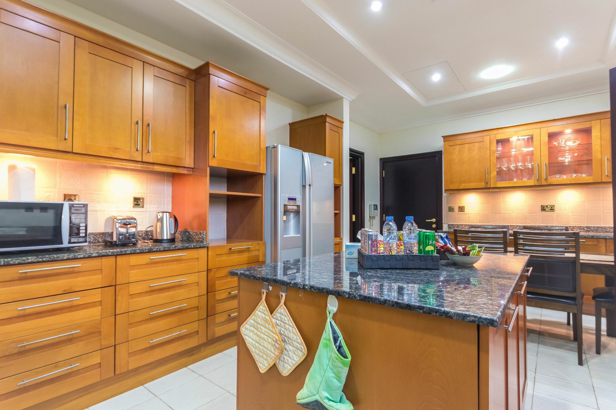 Yanjoon Holiday Homes - Palm Jumeirah Frond A Villas Dubaj Kültér fotó